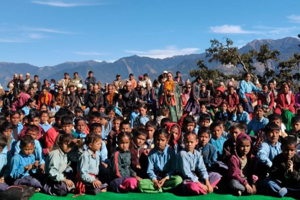 वर्ल्डलिंकद्वारा कालिकोट स्वास्थ्य चौकीमा सौर्यप्रणाली हस्तान्तारण, विद्यार्थीलाई अनलाईन अंग्रेजी कक्षा